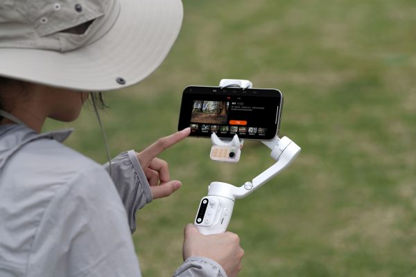 iSteady V3 Smartphone Gimbal Magnetic AI Tracker Videography-20