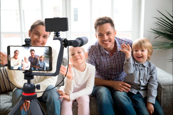 Digipower Content Maker Vlogging Kit with Microphone LED-4