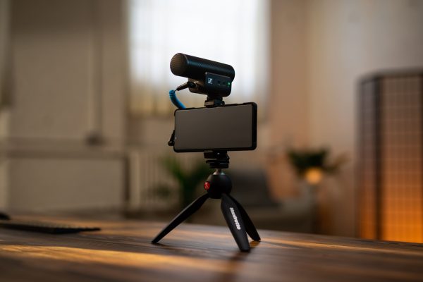 Sennheiser MKE 400 Mobile Kit Vlogger Shotgun Microphone-5